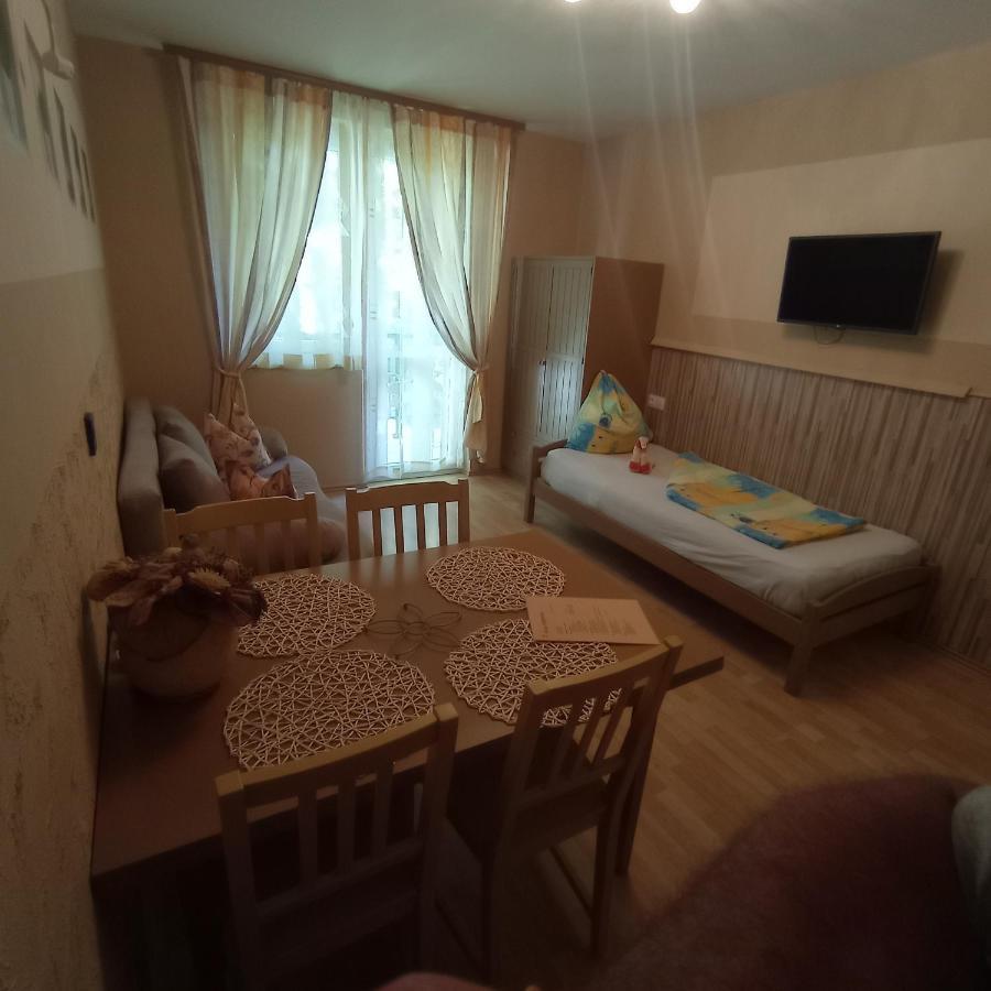 Rozsa Apartman 2 Альшоерш Екстер'єр фото